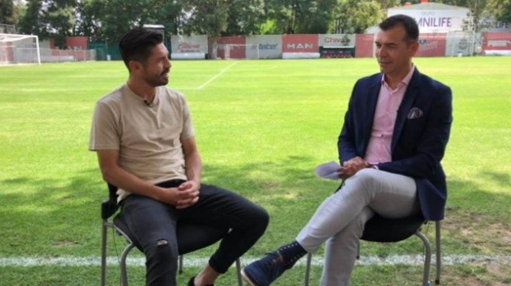 A casi un año de no meter un gol, Oribe Peralta expresó su sentir durante una entrevista con Jared Borgetti. (ESPECIAL)