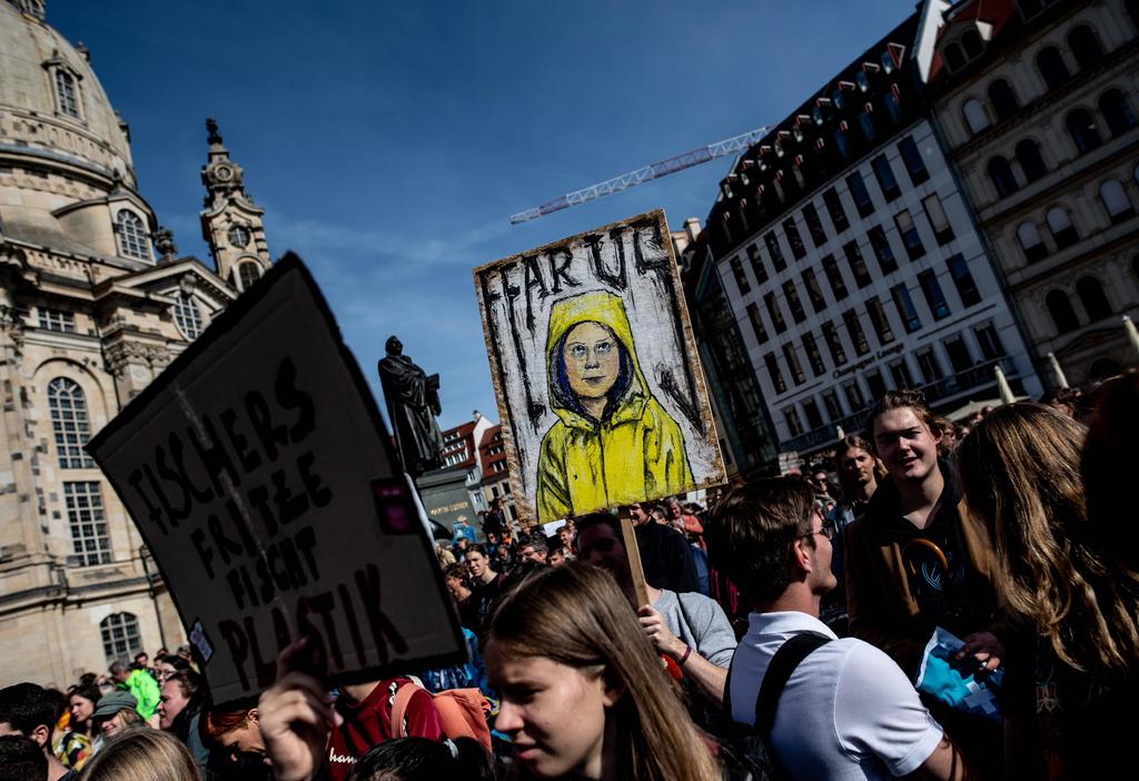 El anuncio del plan tuvo lugar mientras cientos de jóvenes dejaron a un lado las aulas para participar en las marchas en Berlín y otras ciudades. (EFE)