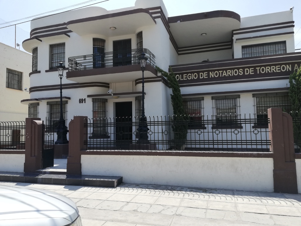El Colegio de Notarios de Torreón brinda asesorías legales gratuitas todos los sábados hasta las 2 de la tarde. (VIRGINIA HERNÁNDEZ)