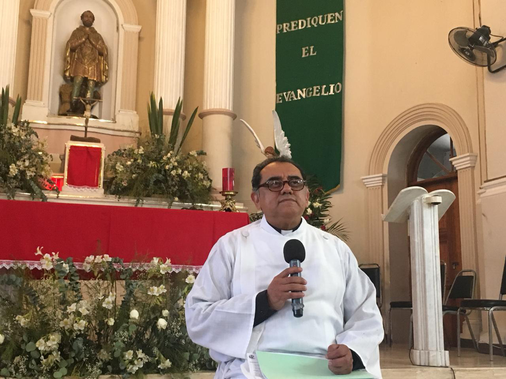 El párroco Martín Hernández Linares señaló que se decidió impulsar el diaconado para fortalecer y mejorar el servicio en la iglesia.