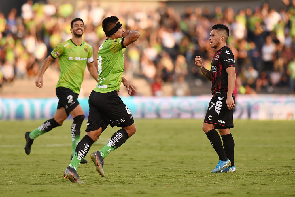 Darío Lezcano anotó el primer gol del partido ante los Tiburones Rojos de Veracruz. (JAM MEDIA)