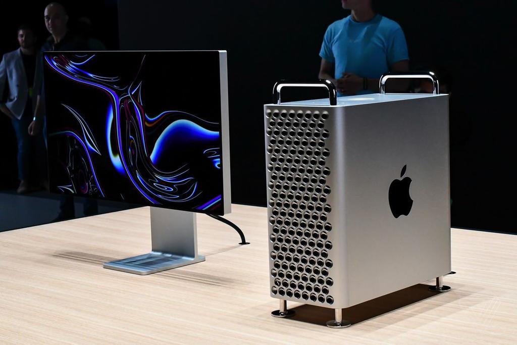 El fabricante estadounidense Apple reveló este lunes que fabricará su nuevo modelo de ordenador de sobremesa Mac Pro en Estados Unidos y no en China. (ESPECIAL)