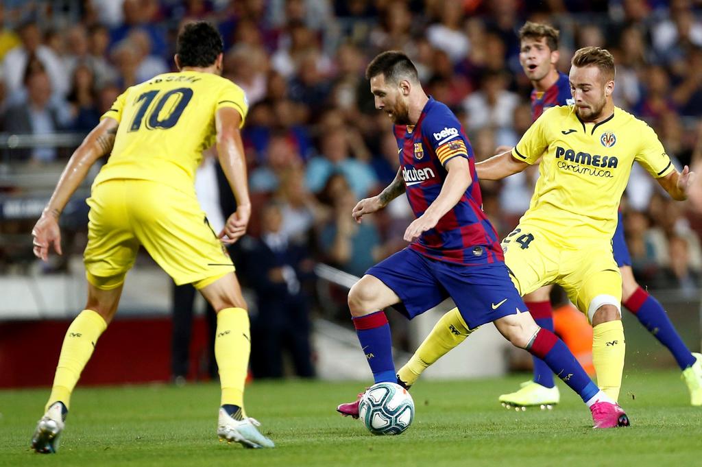 El actual ganador del premio 'The Best', Lionel Messi, salió lesionado del encuentro ante Villarreal. (EFE)
