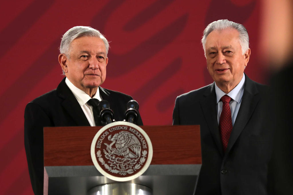 López Obrador se dijo seguro de que el director de la Comisión Federal de Electricidad (CFE) va a aclarar la situación de sus bienes y empresas. (ARCHIVO)