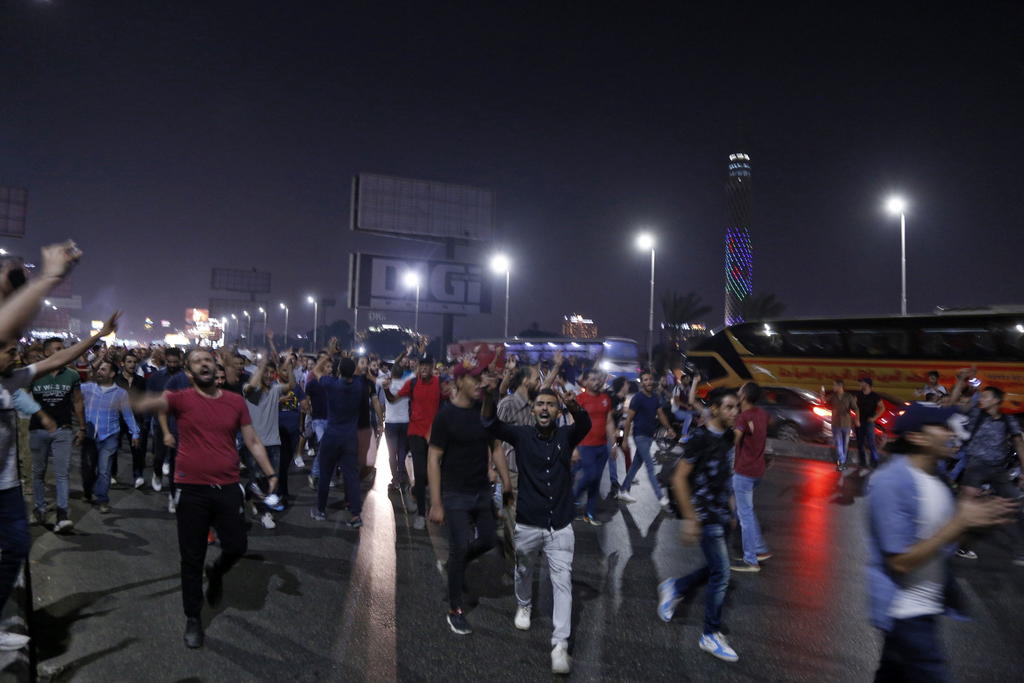 Egipto espera con incertidumbre la respuesta a las convocatorias realizadas en las redes sociales para manifestarse mañana contra el presidente del país, Abdelfatah al Sisi. (ARCHIVO)