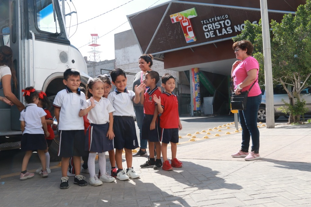 En La Laguna hay mil 300 escuelas y 200 mil alumnas y alumnos del nivel básico que podrían ser beneficiados con un paseo. (CORTESÍA)
