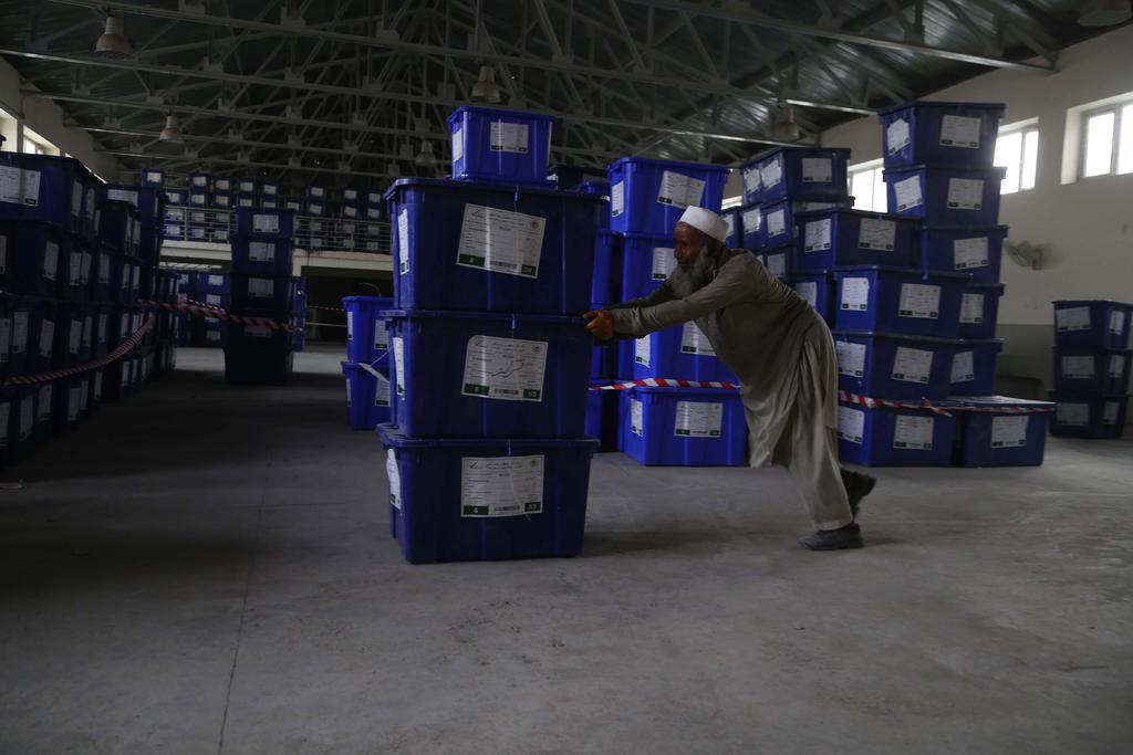 El material electoral ya ha sido distribuido en las 34 provincias 'con éxito', según Rahimi. (EFE)
