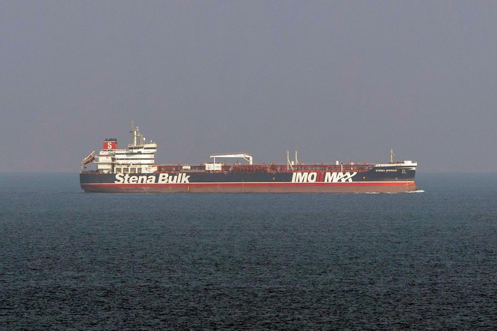 El buque cisterna 'Stena Impero', de bandera británica, capturado por Irán en julio, abandonó el puerto de Bandar Abbas y se dirige a Dubai después de más de dos meses en cautiverio. (EFE)