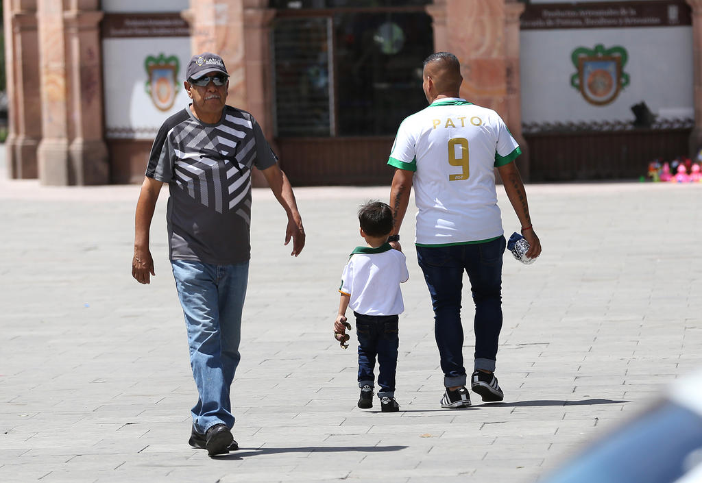 Especialistas ven necesario ampliar permiso de paternidad en México