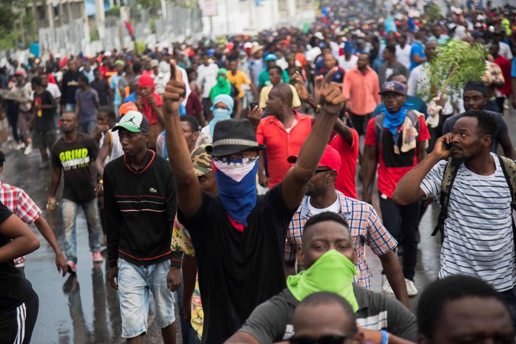 La capital de Haití amaneció este viernes paralizada por una nueva jornada de protestas convocadas por la oposición para presionar la renuncia del presidente Jovenel Moise. (ARCHIVO)