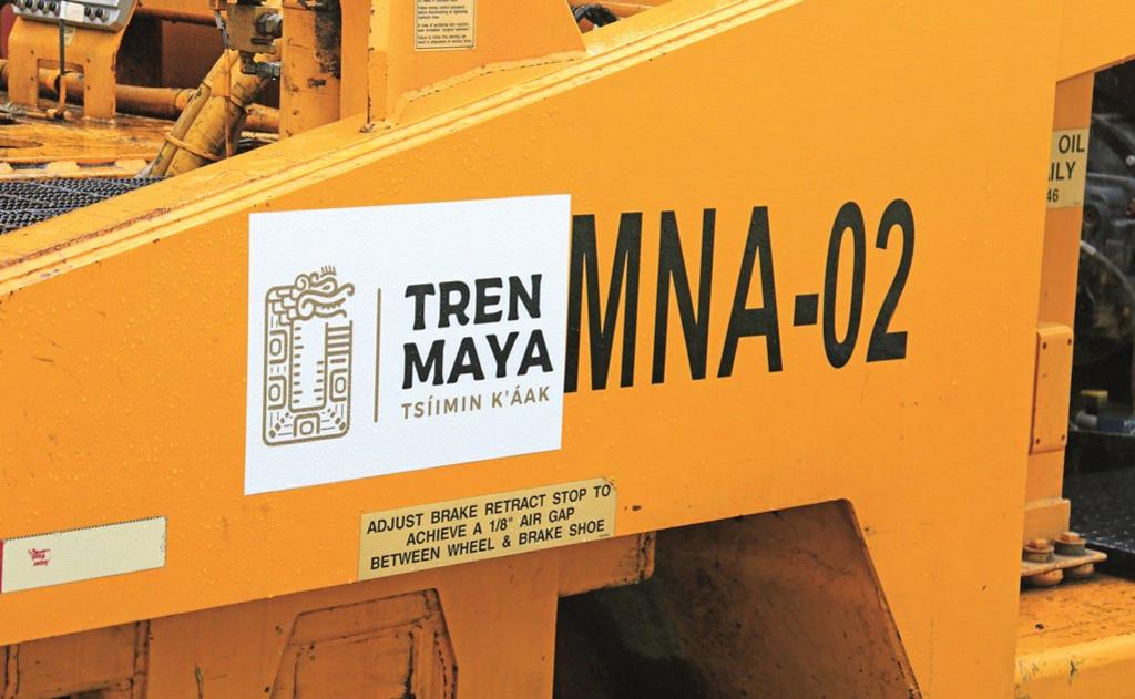 La SCT comenzó en febrero la entrega de contratos, el más cuantioso por 50.9 millones de pesos (2.5 millones de dólares) para reconstruir 50 kilómetros del camino a la Zona Arqueológica de Tulum, municipio que tendrá una estación del Tren Maya. (ESPECIAL)