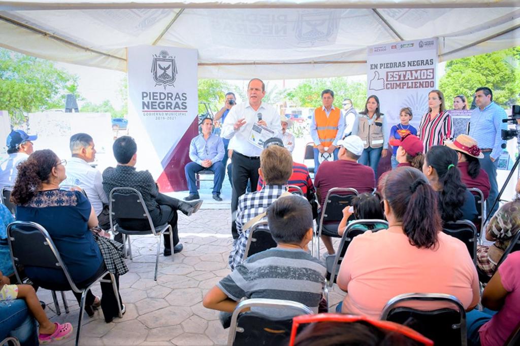 Claudio Mario Bres Garza, presidente municipal de Piedras Negras, detalló que en conjunto se destinará una inversión de más de 14 millones de pesos. (EL SIGLO COAHUILA)