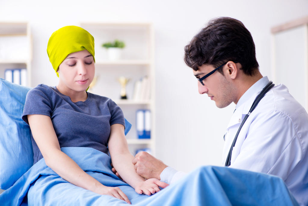 Los pacientes diagnosticados con cáncer y quienes reciben tratamiento oncológico, pueden presentar tanto problemas psicológicos como alteraciones psiquiátricas. (ARCHIVO)