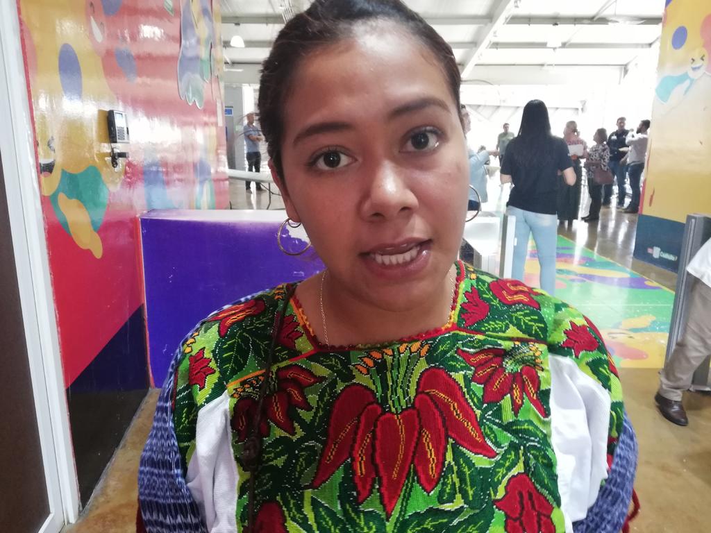 Su nombre es Alejandra Ramírez Alejo y es una joven de la comunidad indígena de San Lorenzo, municipio de Uruapan, Michoacán, quien comparte sus secretos medicinales. (EL SIGLO DE TORREÓN)
