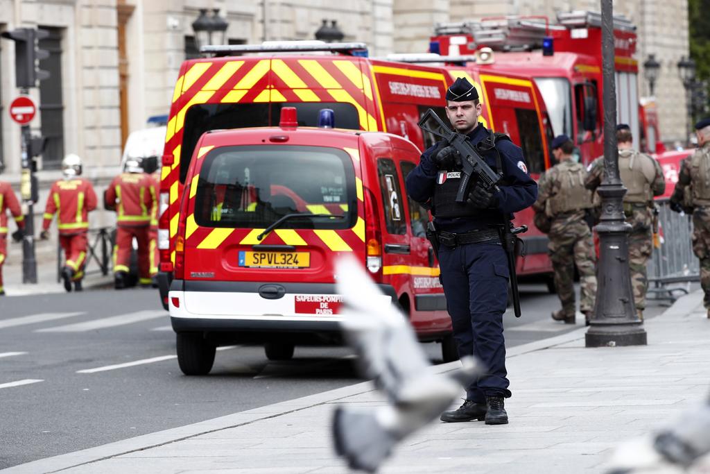 El ataque fue perpetrado por un policía parisino a sus compañeros. (EFE)