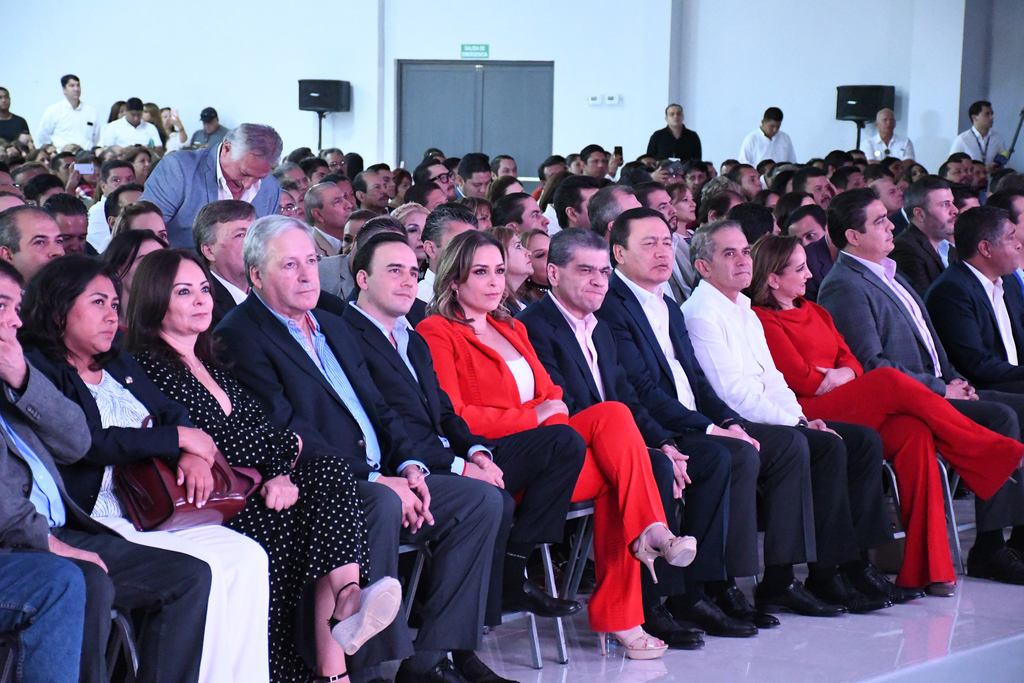 Al informe acudieron el gobernador Miguel Riquelme y senadores de los partidos PRI, PAN, PRD y Movimiento Ciudadano. (FERNANDO COMPEÁN)