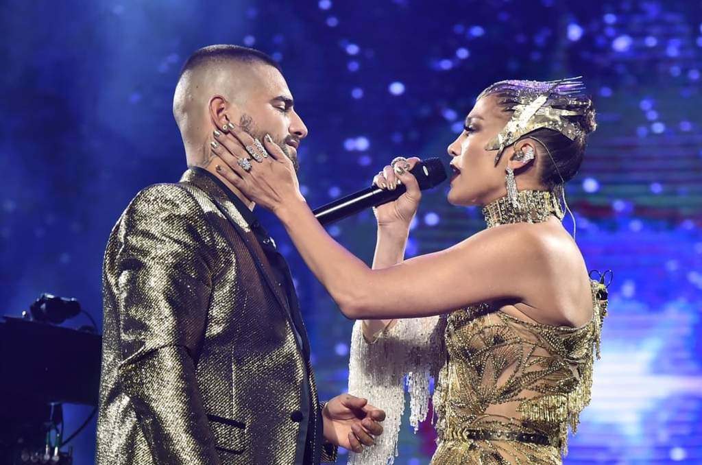 Jennifer Lopez y Maluma cantaron juntos en el Madison Square Garden de Nueva York. (ESPECIAL)