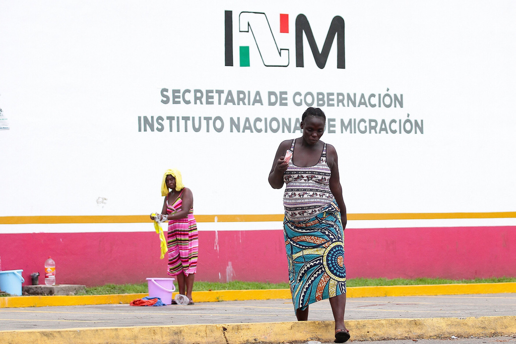 Los migrantes de 15 nacionalidades de África podrían regularizar su situación legal con la tarjeta de residencia permanente. (NOTIMEX)