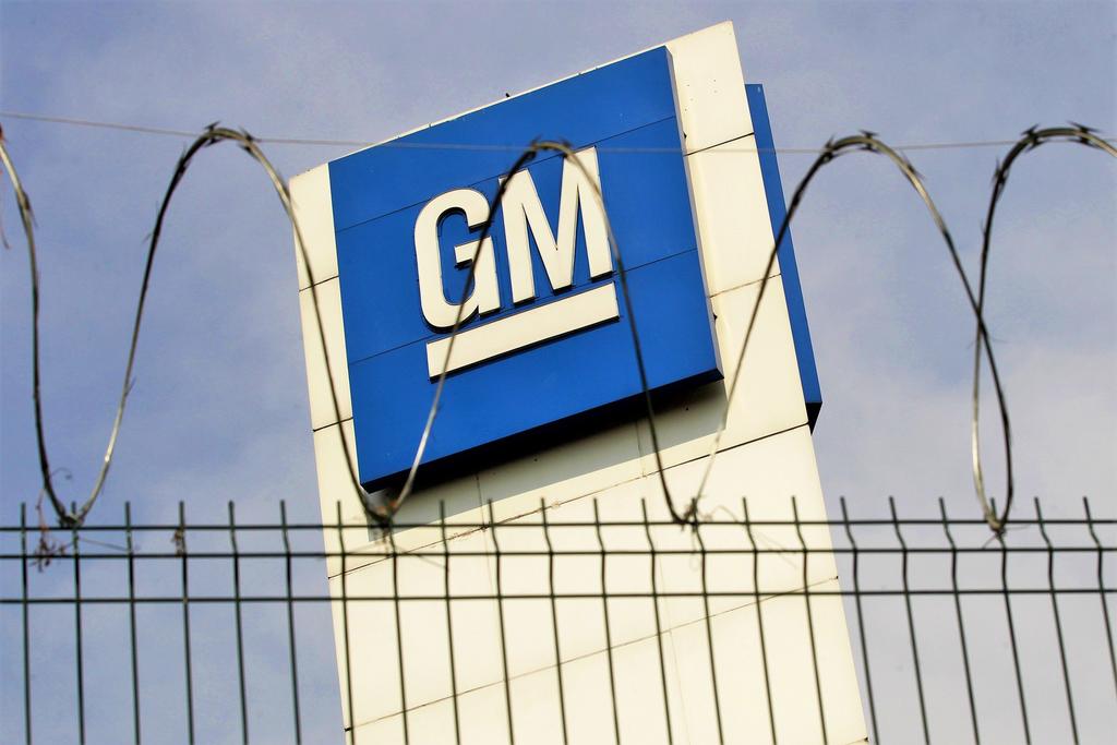 Hoy, casi 50,000 empleados de GM en Estados Unidos iniciaron su cuarta semana de huelga para protestar contra la actitud de la empresa en las negociaciones para la firma de un nuevo convenio colectivo. (ARCHIVO)