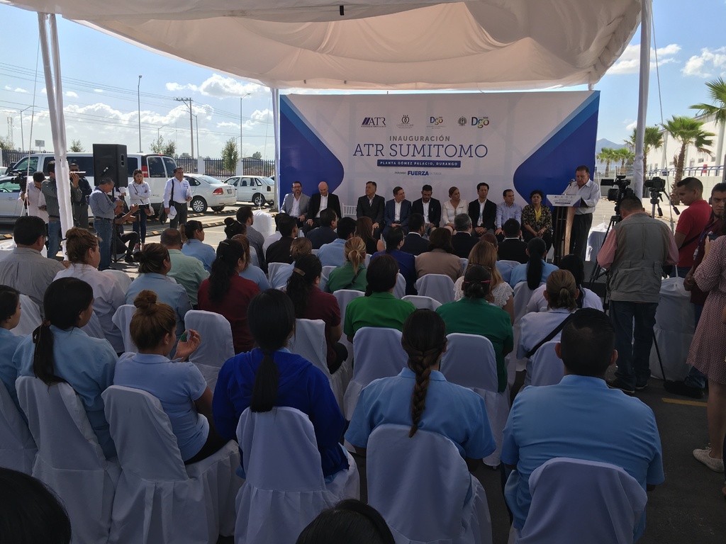 El gobernador de Durango y la alcaldesa de Gómez Palacio inauguraron dos nuevas plantas en esta ciudad. (EL SIGLO DE TORREÓN)