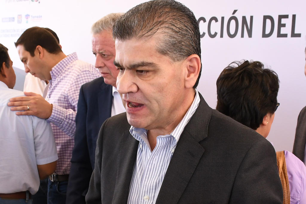 Respecto a la conducta del alcalde de Torreón, Jorge Zermeño, quien se pronunció en contra y levantó uno de los operativos en el municipio, Riquelme dijo que estos seguirán porque son facultad del Estado hacerlos.
(ARCHIVO)