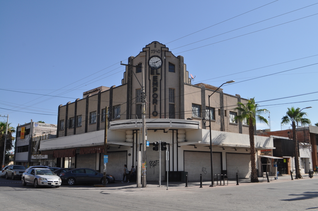 El Emporio es un edificio considerado histórico en Gómez Palacio, que no ha recibido mantenimiento recientemente. (FABIOLA P. CANEDO/EL SIGLO DE TORREÓN)