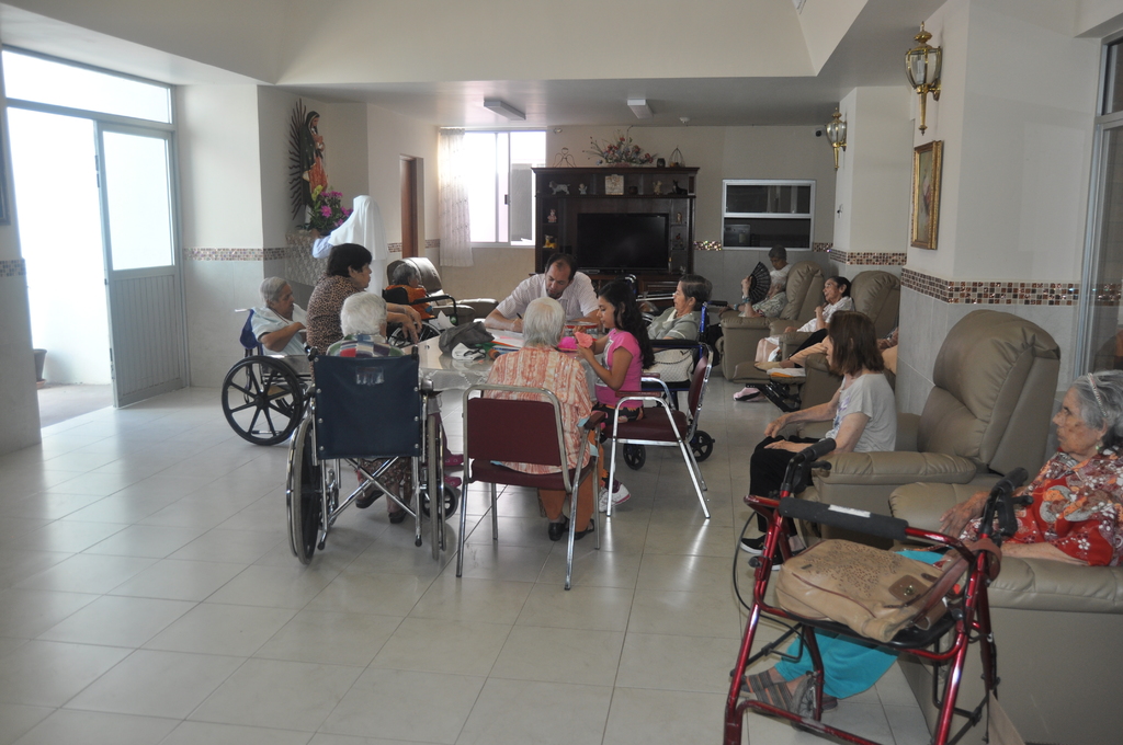 La asociación civil busca recaudar apoyos para un asilo de ancianos. (ARCHIVO)