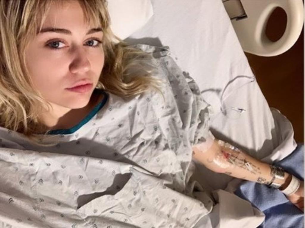Miley Cyrus dio a conocer a través de sus redes sociales que se encuentra hospitalizada. (ESPECIAL)
