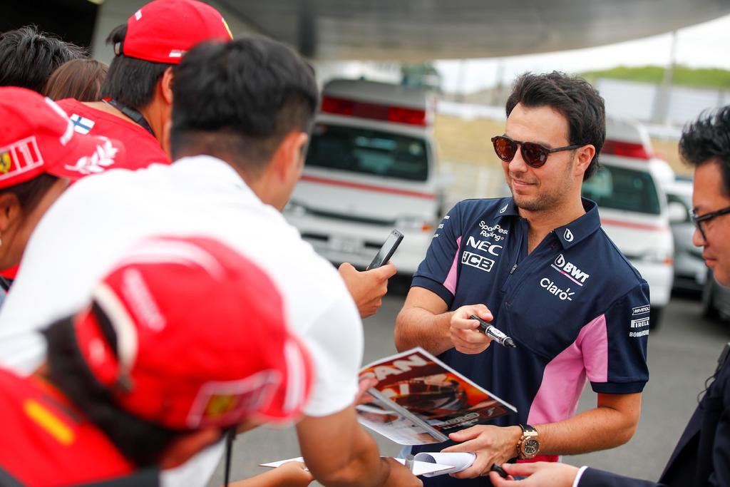 El piloto mexicano se situó en el lugar ocho de la primera práctica libre en el circuito japonés previo a la competencia del domingo. (EFE) 