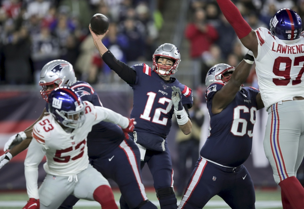 En una noche atípica para el veterano mariscal de campo local, Tom Brady, los Patriotas de Nueva Inglaterra siguen sin conocer la derrota en la actual temporada de la NFL. (AP) 