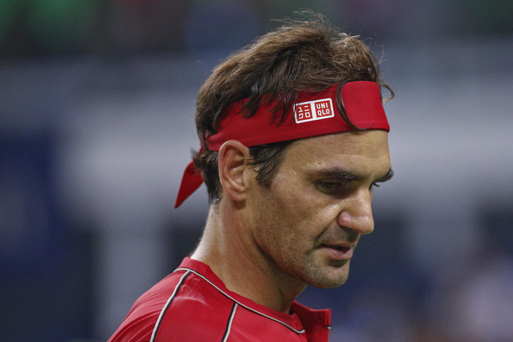 El suizo, Roger Federer, fue eliminado a manos del alemán Alexander Zverev. (AP)