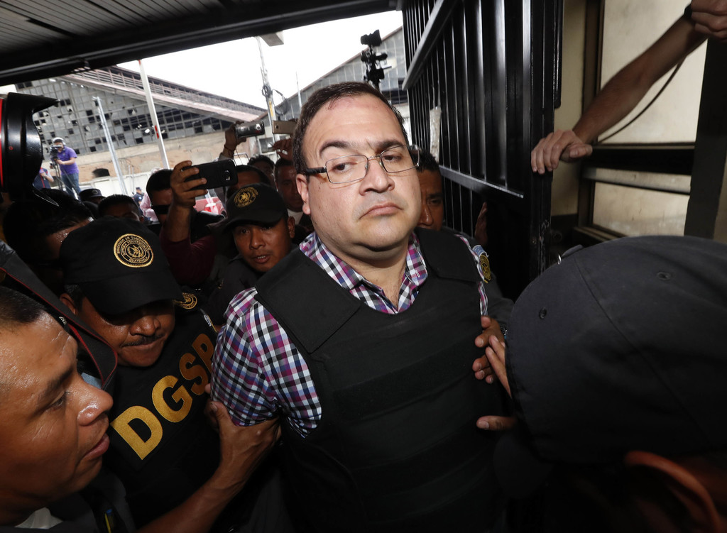 Desde el Reclusorio Norte, Javier Duarte informó la integración del exfiscal.