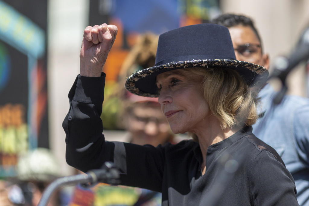 Activista. Fonda ha descrito Fire Drill Friday como un esfuerzo de desobediencia civil para crear conciencia ambiental.