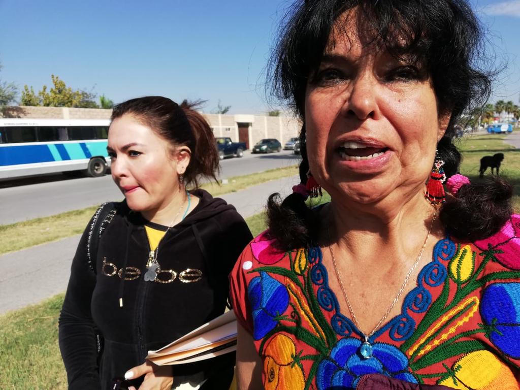 Una persona agredió físicamente a Martha Irene León Vera, presidenta de la Asamblea del Distrito 06, quien llegó de la Ciudad de México para dar aval. (EL SIGLO DE TORREÓN)