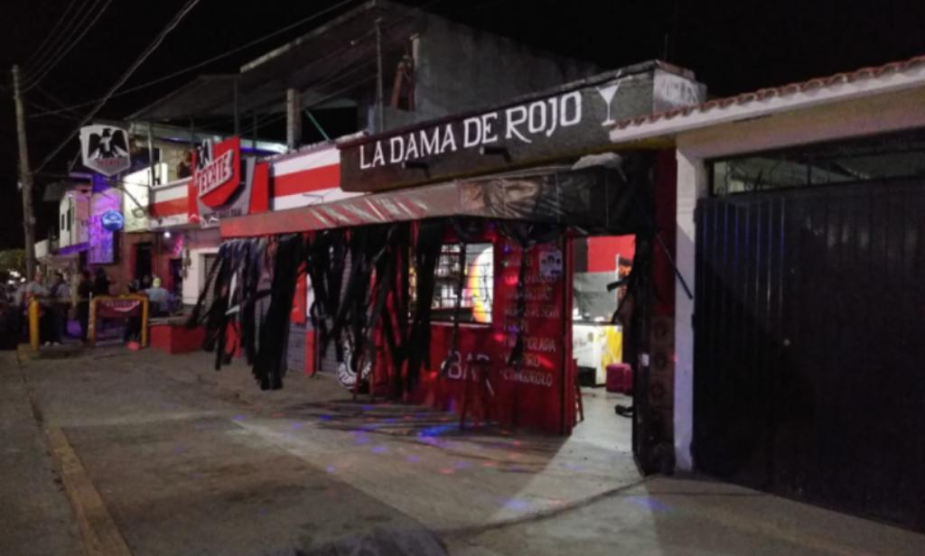 La madrugada de este domingo fueron asesinadas cuatro personas en el interior de un bar del puerto de Salina Cruz, confirmaron autoridades ministeriales. (ESPECIAL)