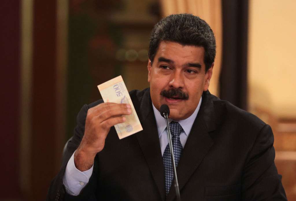 El salario mínimo en Venezuela pasó de los 40 mil a los 150 mil bolívares, que en divisa supone pasar de los 2.02 a los 7.60 dólares. (EFE)