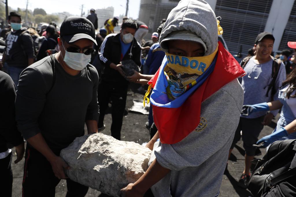 Ecuador recupera este lunes de a poco la normalidad tras once días de protestas, varias de ellas violentas. (EFE)