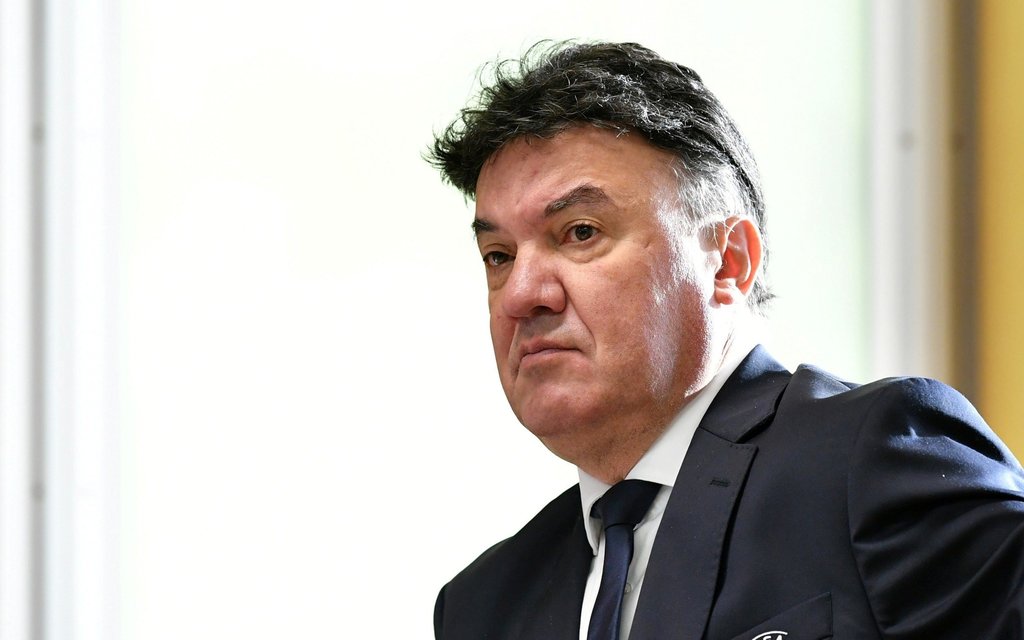 Mikhailov, exseleccionado de su país, dimitió a su cargo luego de los cuestionamientos por el comportamiento de los aficionados bulgaros. (ESPECIAL) 