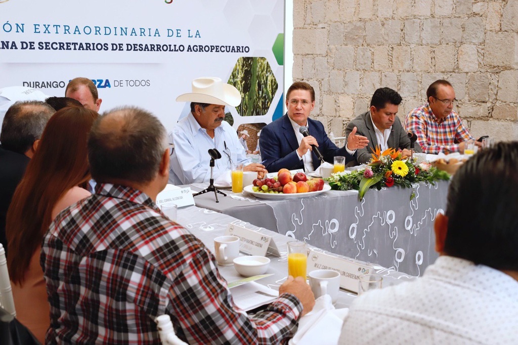 El gobernador José Aispuro Torres tuvo una reunión extraordinaria con representantes de 14 estados, pertenecientes a la AMSDA. (CORTESÍA)