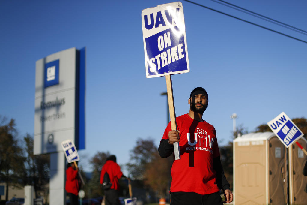 General Motors llegó a un acuerdo tentativo con el sindicato para poner a fin a una huelga de un mes donde 49,000 empleados cesaron labores en las plantas de la automotriz en Estados Unidos, se anunció el miércoles. (AP)