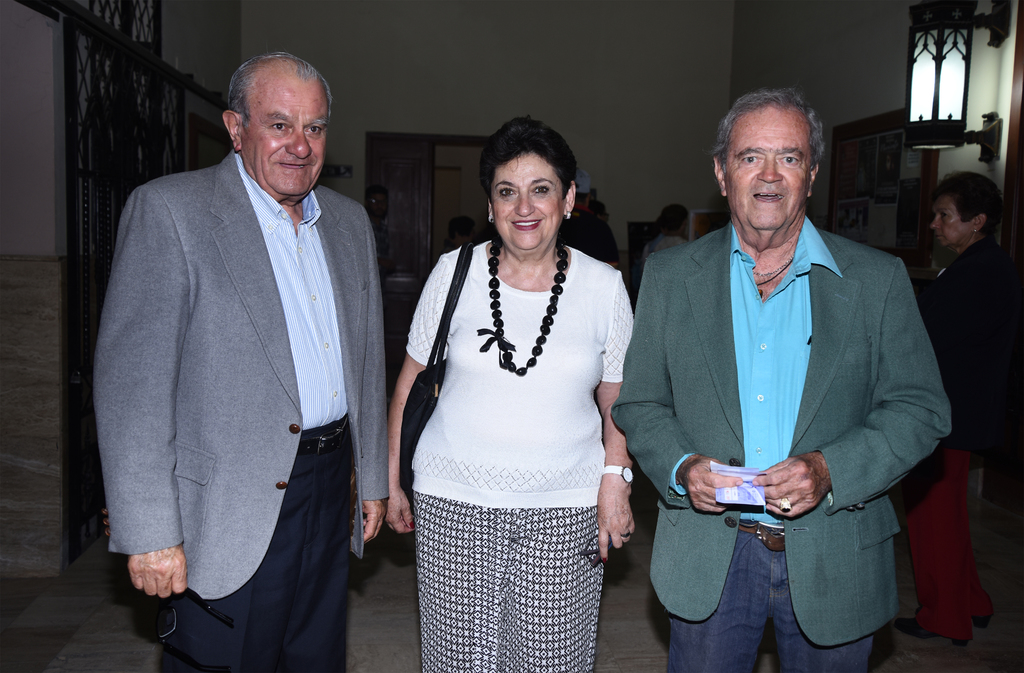 Marcelo Torres, Diana Godoy y Cruz González.