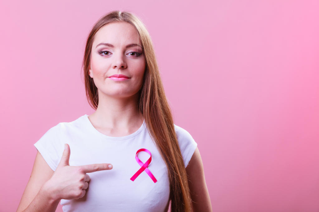 Especialistas médicos pidieron crear una ley que establezca a la reconstrucción mamaria como parte del tratamiento integral en mujeres con cáncer de mama. (ARCHIVO)