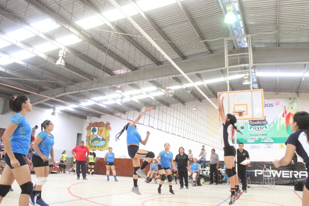 Selectivos de los estados de Chihuahua, Durango y Coahuila iniciaron con el torneo de voleibol denominado Cuna de la Revolución. (CORTESÍA)