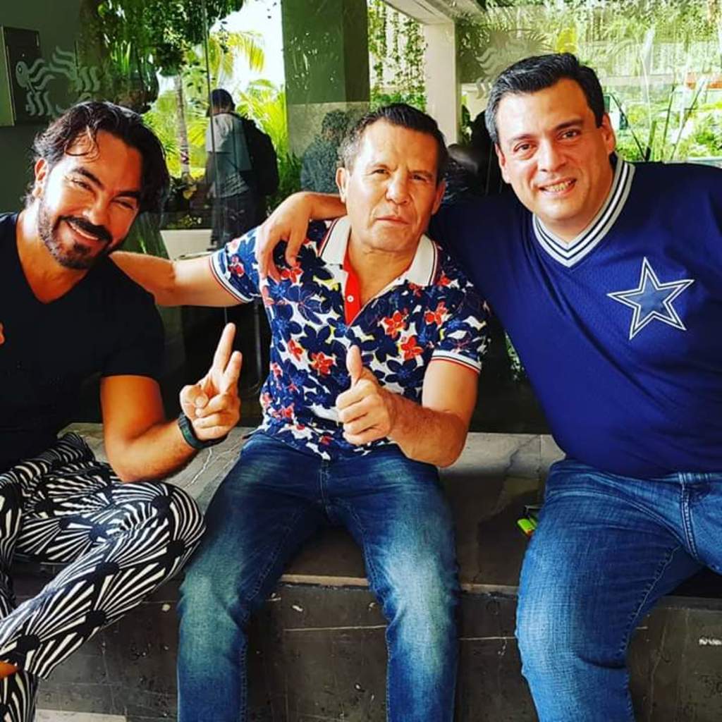 Pepe Gómez, Julio César Chávez y Mauricio Sulaimán, ya está en Cancún.