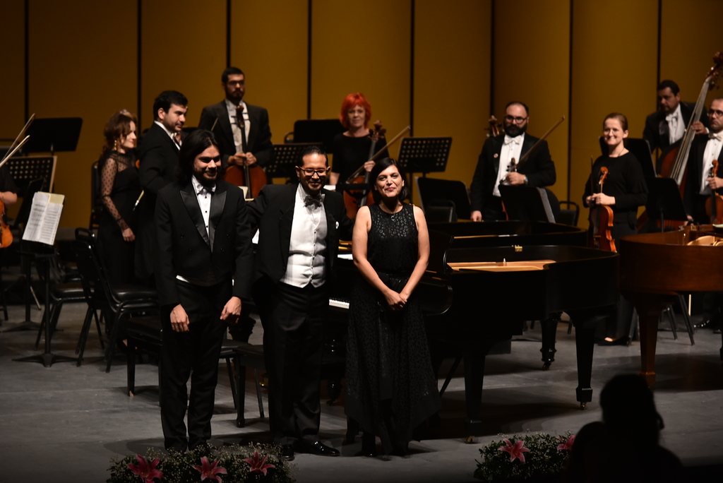 Locales. El Teatro Nazas festejó su 15 aniversario con un trío de talentosos pianistas laguneros que han logrado una exitosa carrera sobre su plataforma. (ÉRICK SOTOMAYOR)
