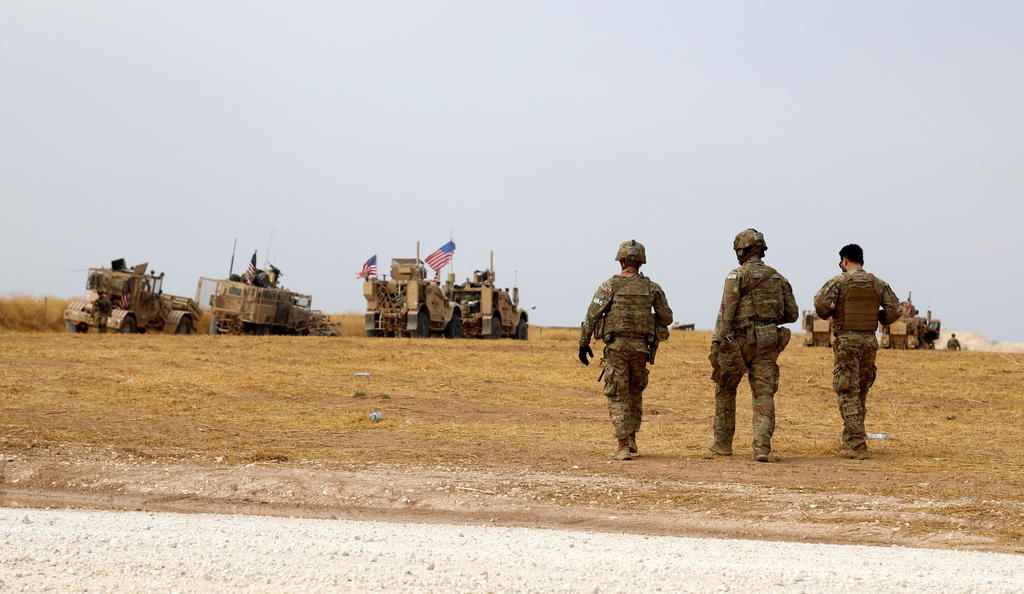  Los soldados estadounidenses que se retiran de Siria se dirigirán al oeste de Irak y seguirán realizando operativos contra el grupo Estado Islámico, indicó el secretario de defensa estadounidense. (ARCHIVO)