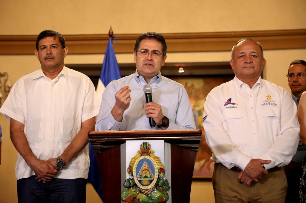 Juan Orlando Hernández dice al sector opositor de Honduras que le exige salir del poder que 'no pasarán'. (EFE)