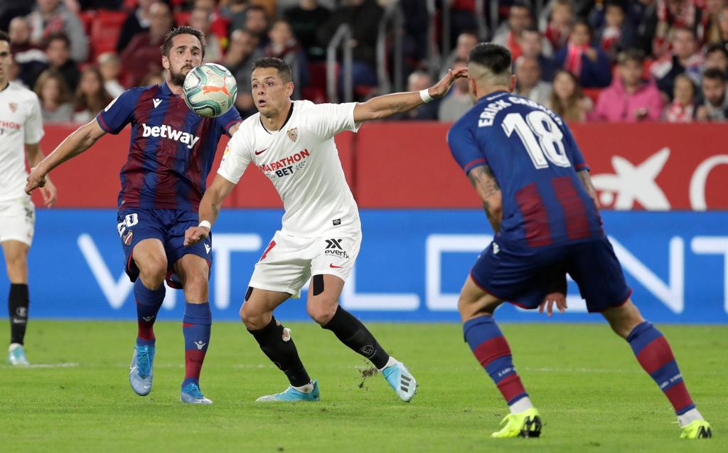 Javier Hernández disputó 80 minutos de buena forma ante Levante y le fue anulado un gol por fuera de juego. (EFE) 