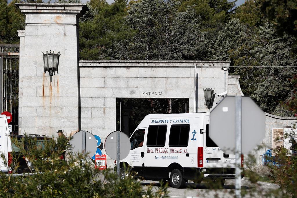 Según un comunicado gubernamental, la operación se llevará a cabo en condiciones 'de dignidad y respeto' y contará con la presencia de la familia del dictador. (EFE)