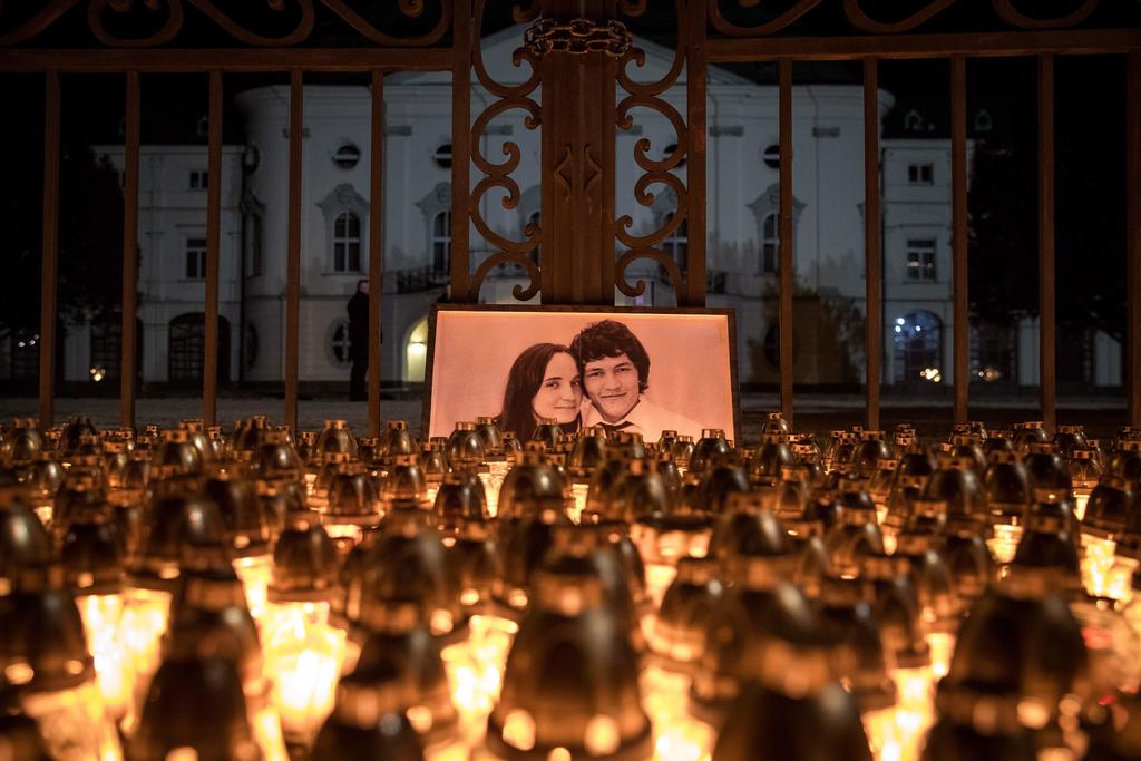 La Fiscalía eslovaca presentó este lunes acusación contra cuatro sospechosos en asesinato del periodista de investigación Jan Kuciak y su pareja el año pasado, un caso que desató la mayor ola de protestas ciudadanas desde la caída del comunismo en 1989. (ARCHIVO)